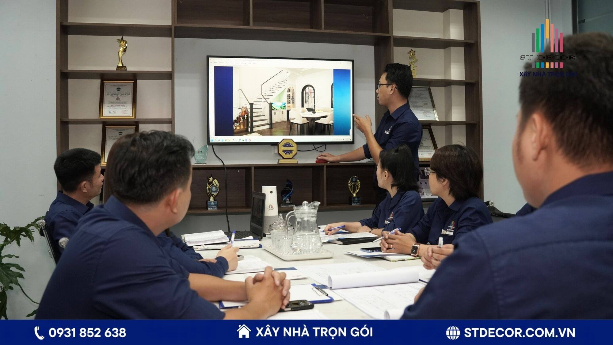 Đội ngũ kiến trúc sư sẽ trao đổi kỹ lưỡng với nhau để đem đến phương án thi công tốt nhất
