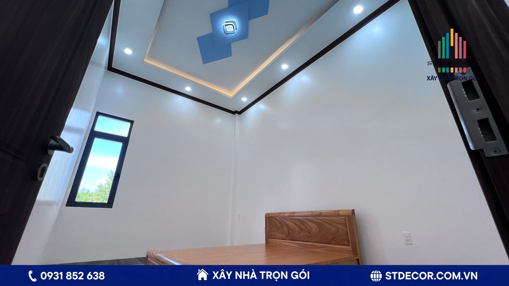 Bố trí cửa sổ nhỏ tạo cảm giác thông thoáng, dễ chịu